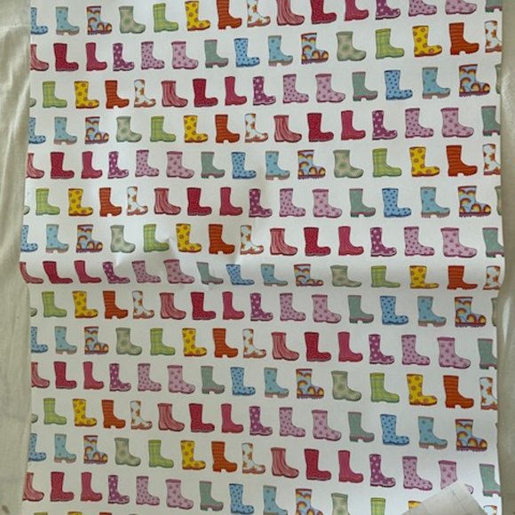 - Thick quality smooth shiny gift wrap paper - Picture 14 of 16